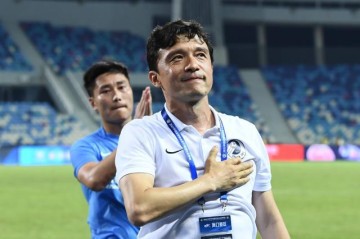 九游体育-主帅谢晖续约+6新援到位 大连人终于熬过最难时刻